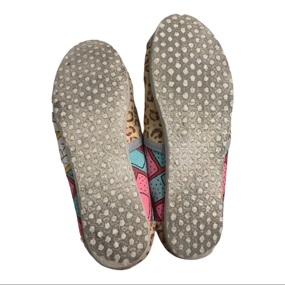 TOMS Women’s Custom Handpainted ‘Nurse Chelsea’ Slip On Loafer Flats EUC - Picture 8 of 8